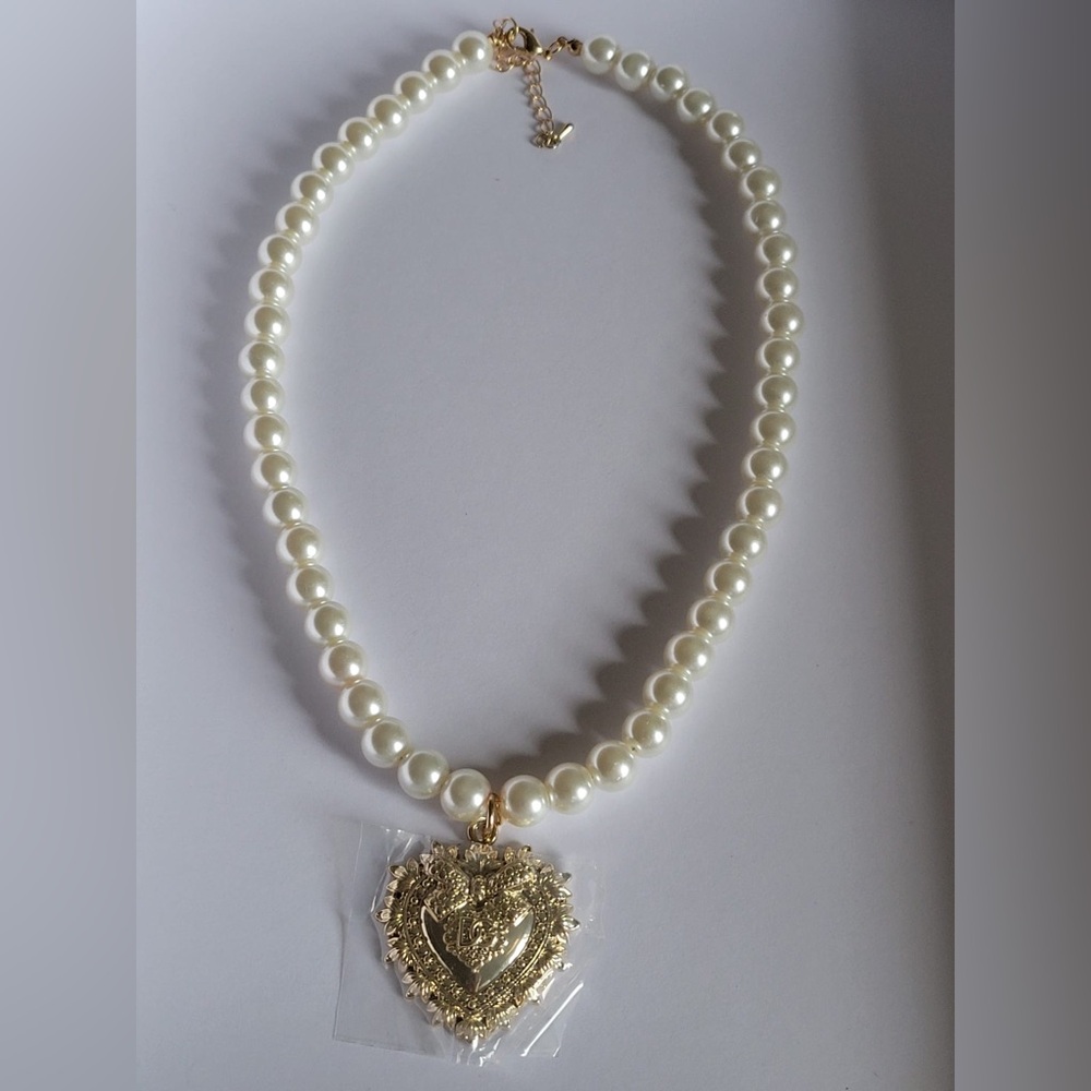 Dolce & Gabbana Gold Heart Charm - Picture 6 of 6
